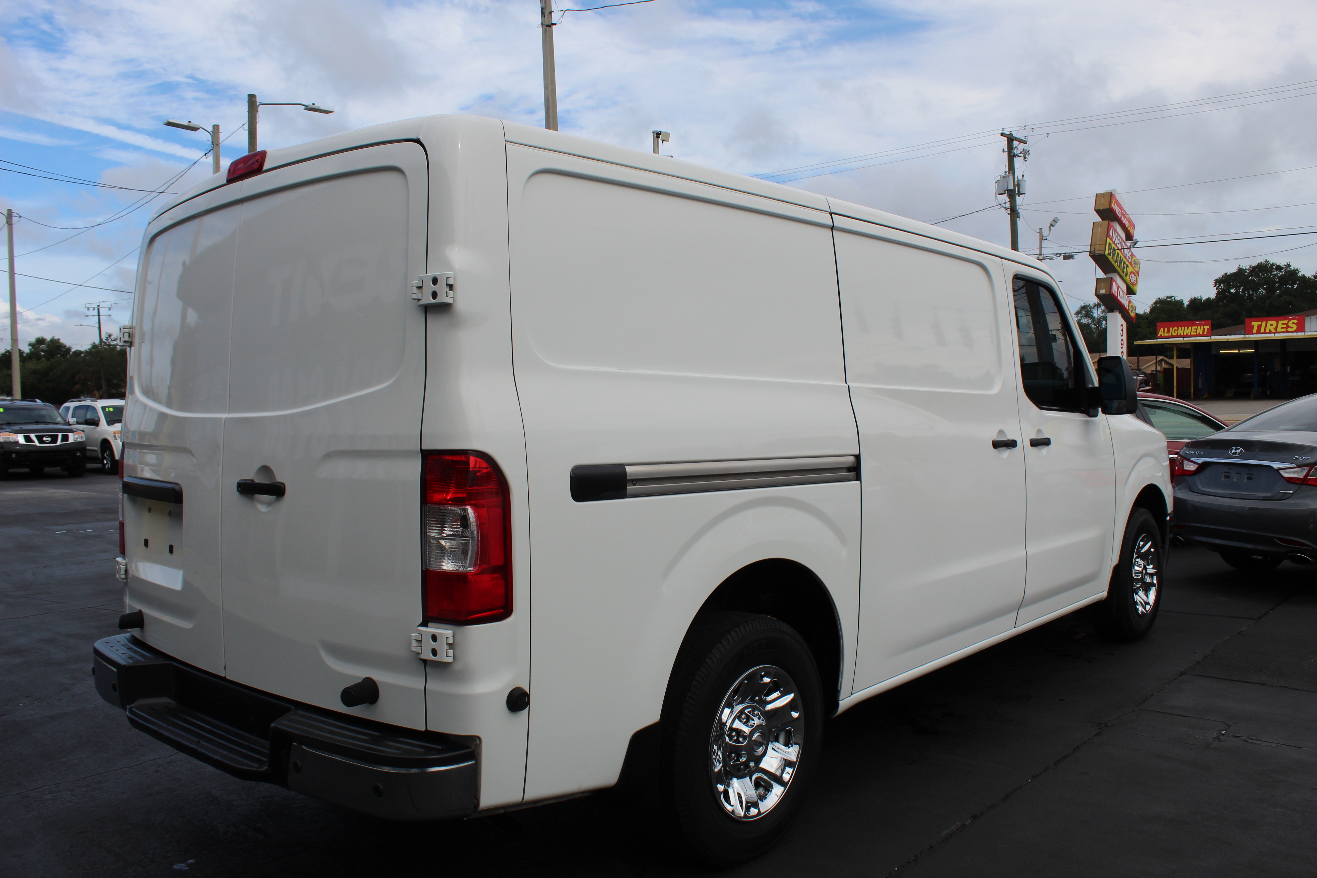 Pre-Owned 2013 Nissan NV SV Cargo Van in Tampa #1266 | Car Credit Inc.